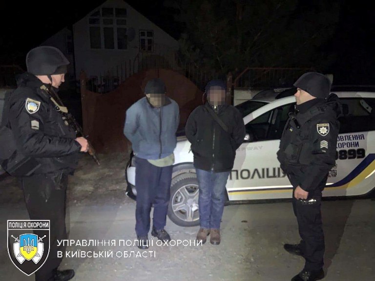 Влезли в дом через окно: под Киевом поймали домушников