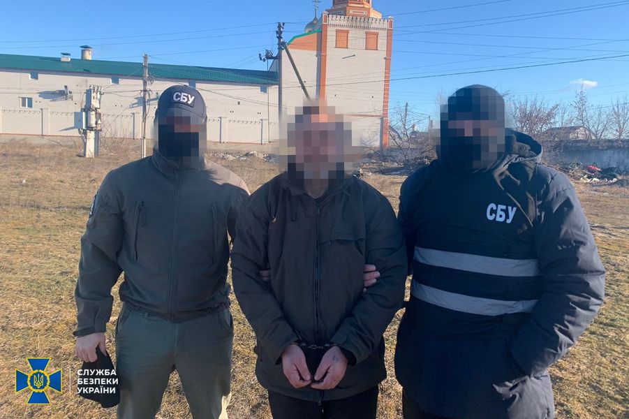 Прятался в монастыре: в Киеве поймали прокремлевского блогера