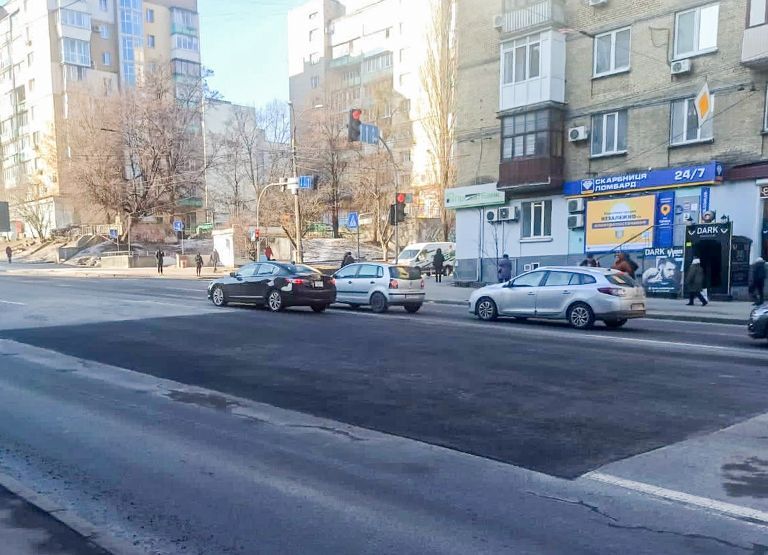 На Шулявці в Києві відновили рух після ремонту колектора