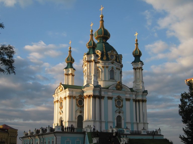 В Андріївській церкві в Києві відкрився "Пункт незламності"