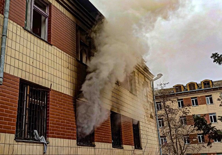 В Ирпене загорелся нежилой дом, женщина получила ожоги