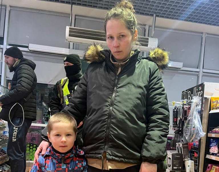 Искали всю ночь: пропавших под Киевом мать и сына нашли в столице