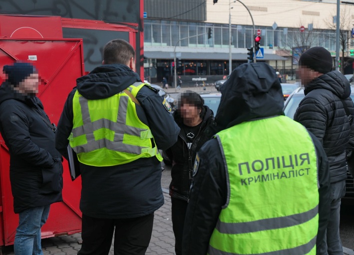 У Києві вулична "ворожка" пограбувала жінку