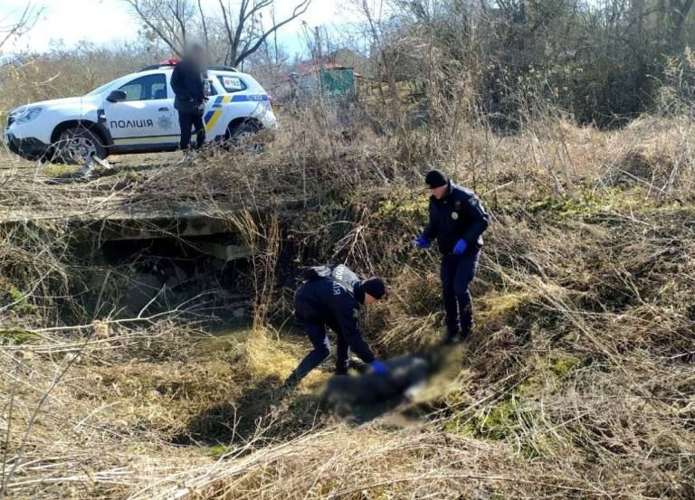 Из реки под Киевом вытащили мертвую женщину