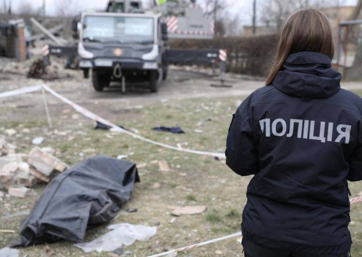 Удар дронами по общежитию под Киевом: число погибших и пострадавших растет
