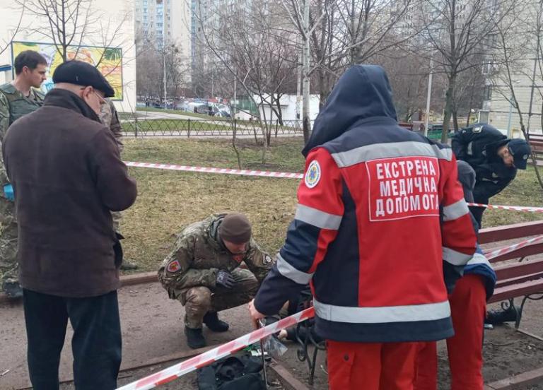 Сдетонировала в руках: в Киеве мужчина погиб от взрыва гранаты