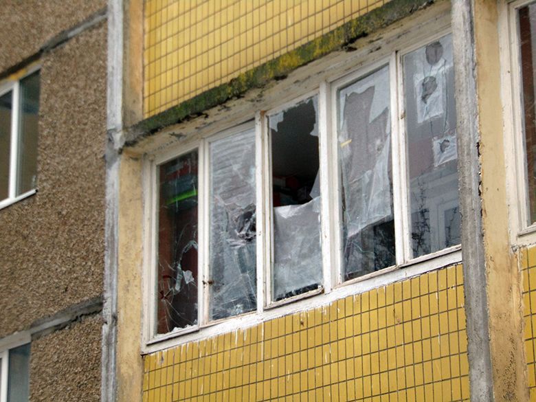Оскорблял и бил окна: киевлянина будут судить за домашнее насилие над бывшей женой