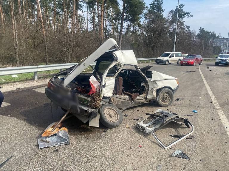 На трассе под Киевом – тройное ДТП, погиб водитель