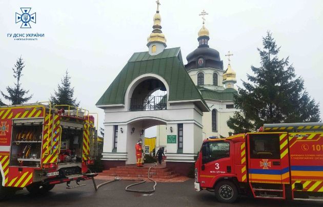 В Киевской области горела церковь (фото)