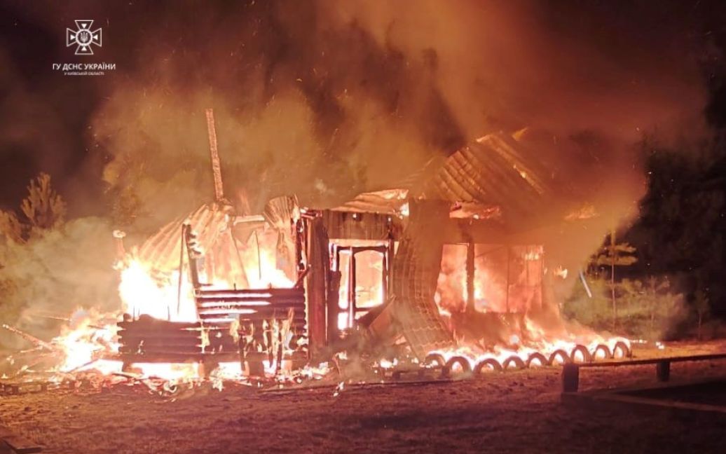 Под Киевом сгорела церковь (фото)
