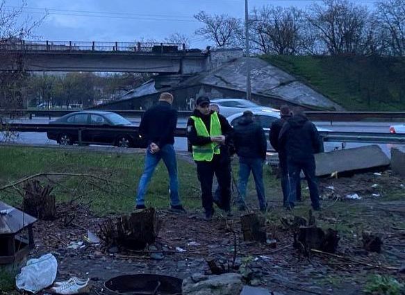 В Киеве мужчина ударил ножом собутыльника