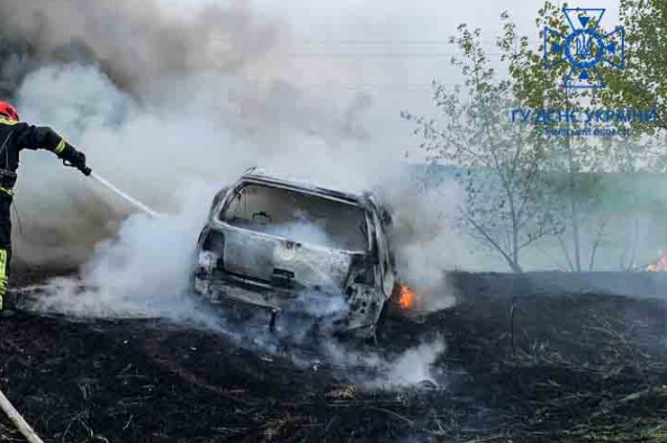 На дорозі на Київщині згоріла автівка (фото)