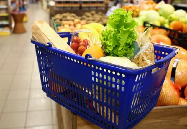 Как изменились цены за месяц: яйца и гречка дешевеют, а мясо и яблоки дорожают