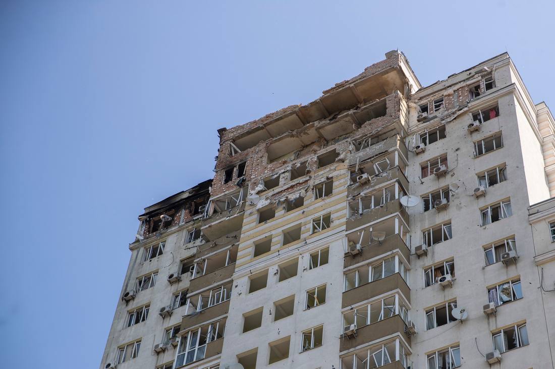 Киевлянка, которая погибла в результате атаки, вышла во время обстрела на балкон