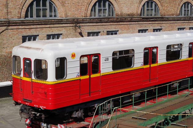 Киевское метро получило вторую партию вагонов из Варшавы (фото)