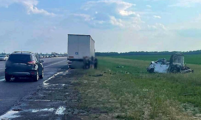 На трасі Київ-Одеса зіткнулись п’ять автівок, є постраждалі