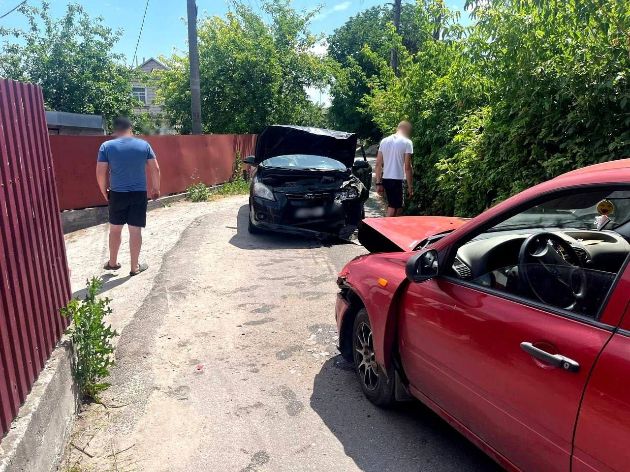 Не справився з кермуванням: на Київщині - ДТП з дитиною-винуватцем (фото)