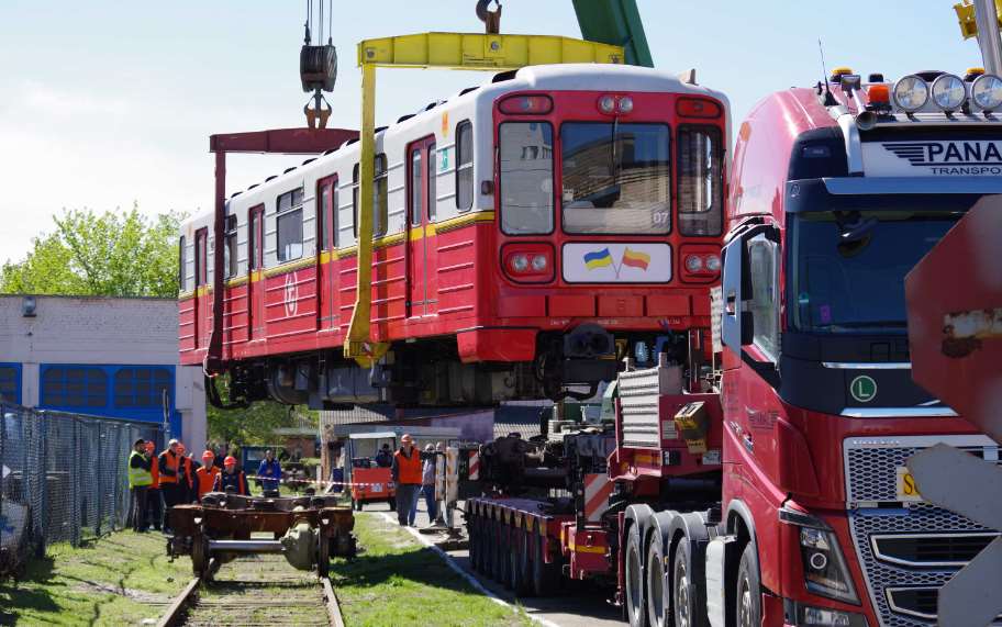 Киевский метрополитен получил все 60 варшавских вагонов