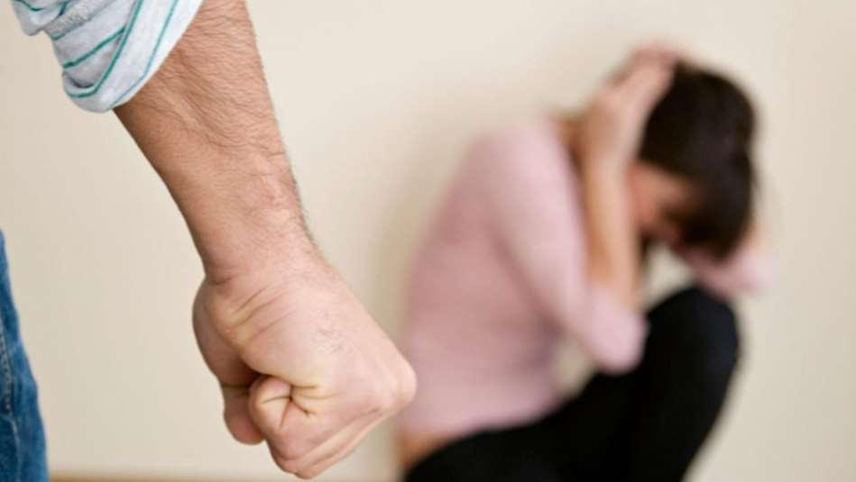 В столице за октябрь на телефон доверия поступило 513 обращений относительно домашнего насилия