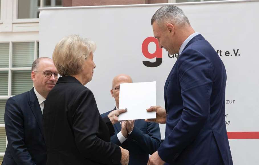 Віталій Кличко отримав у Берліні Премію Deutschen Gesellschaft e. V. за заслуги для німецького та європейського взаєморозуміння