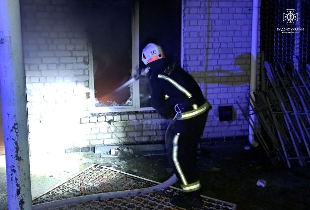 В Киевской области ночью загорелась библиотека