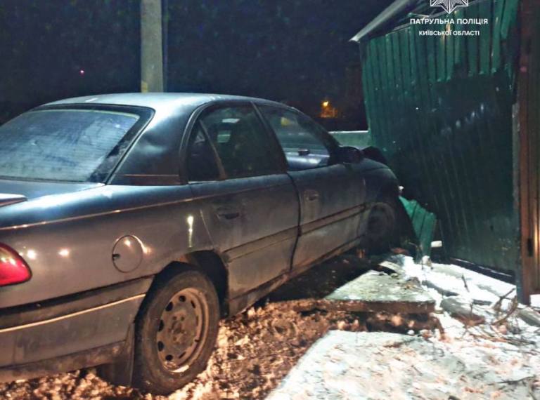 Сильно п'яний водій вчинив аварію в Борисполі