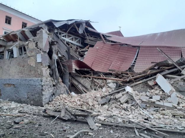 У Києві ракетним ударом пошкоджено спорткомплекс (фото)