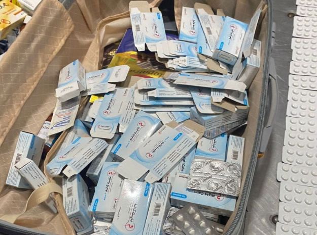 На границе поймали киевлянку с чемоданом наркотических таблеток