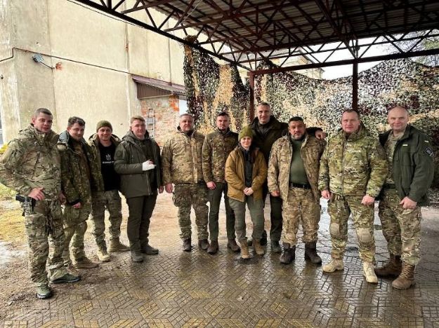Кличко посетил бойцов на Донбассе