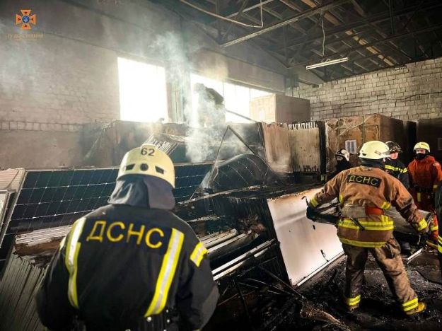 На предприятии в Киевской области вспыхнул пожар