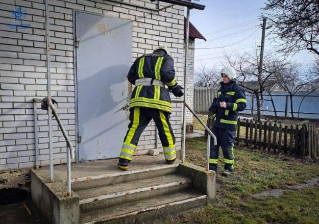 У замкненому будинку в Київській області знайшли труп