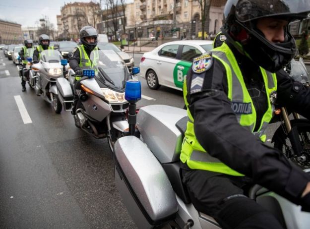 Киев передал патрульным 11 мотоциклов