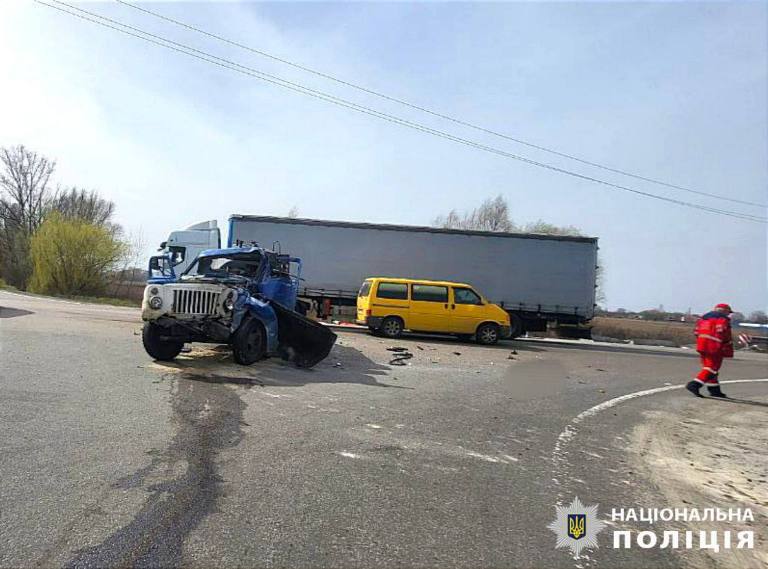 У передмісті Києва - смертельна ДТП: один водій загинув, другий у лікарні