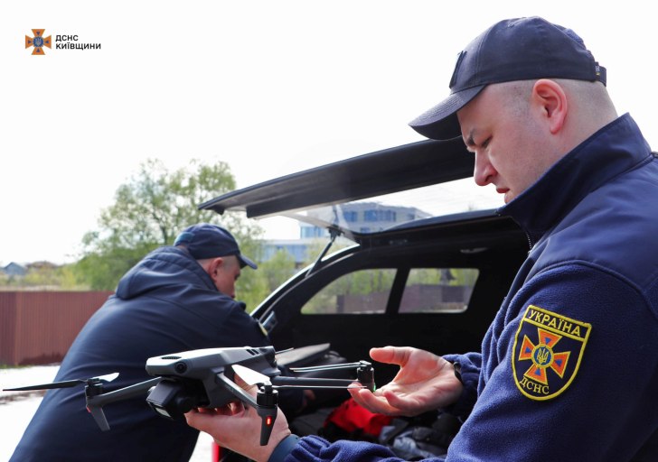 Из-за паводка в Киевской области местность обследуют беспилотниками (видео)