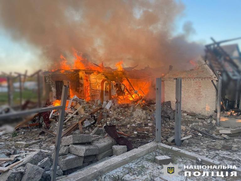 Пошкоджені будинки та електромережі: наслідки ракетної атаки на Київщину