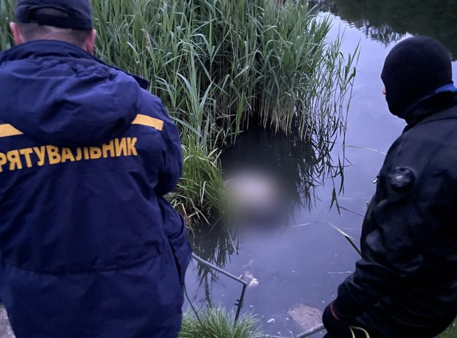 Из озера в Киеве вытащили труп