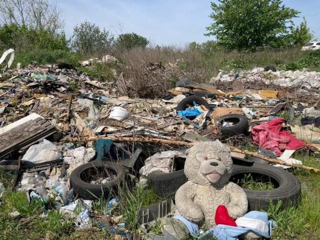 На левом берегу в Киеве обнаружили несколько мусорных свалок