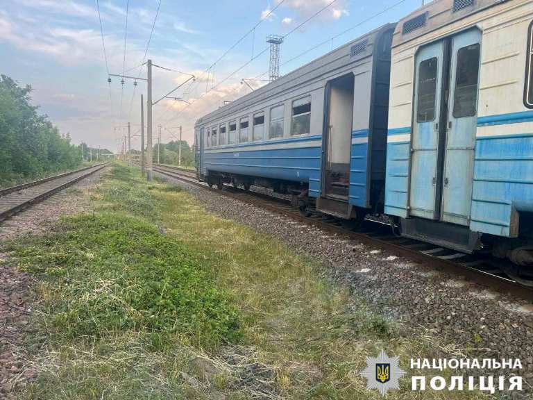 На Киевщине поезд насмерть сбил маленькую девочку