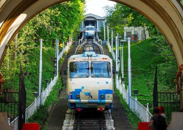Зранку у Києві зупинився фуникулер