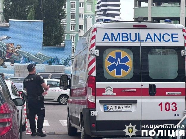 В Киеве подросток разбился, упав с многоэтажки