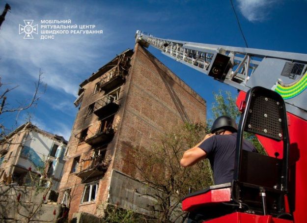 Під завалами будинку на Сирці знайшли ще одне тіло