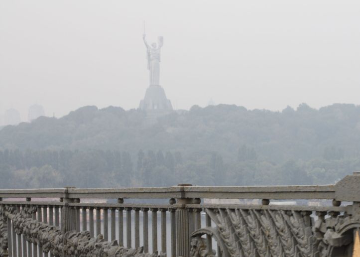 У Києві погіршилось повітря: містян просять зачинити вікна