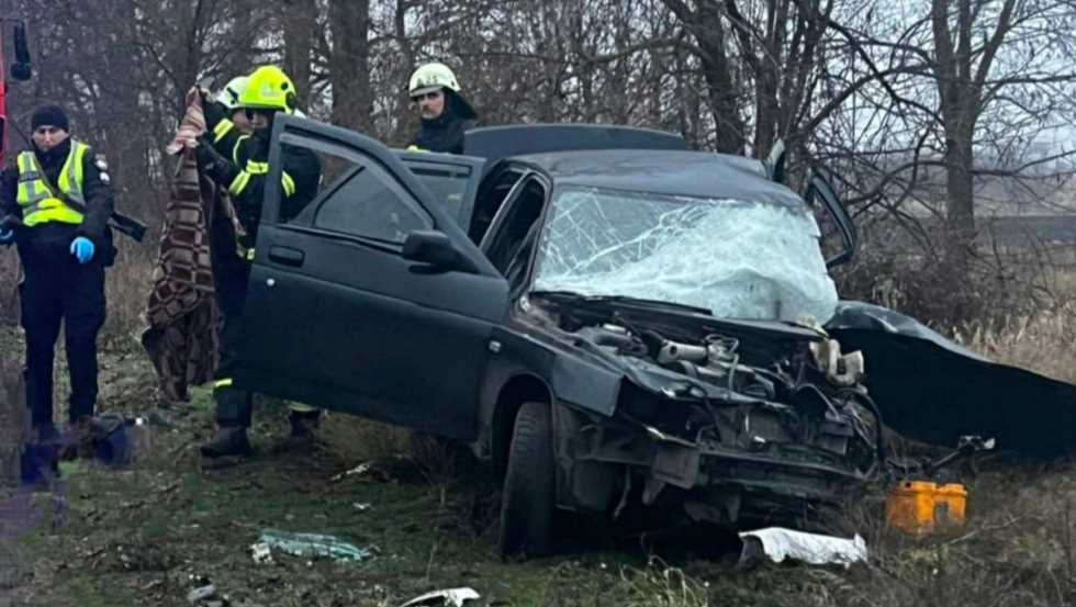 На Киевщине в ДТП с участием полицейского авто погибли три человека