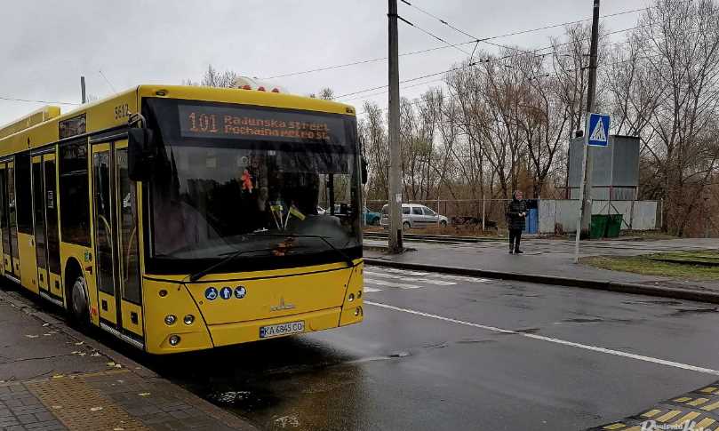 На выходных шесть автобусов и один троллейбус изменят маршруты