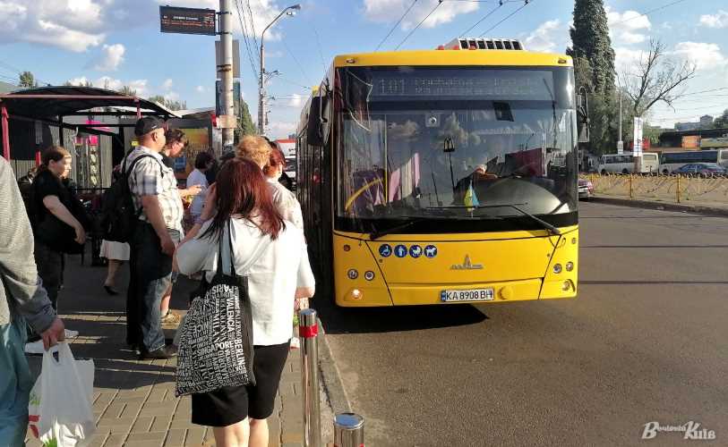 В столице на выходные изменят движение девять автобусных и два троллейбусных маршрута
