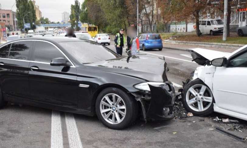 У Києві водій BMW «під кайфом» відправив до лікарні трьох людей