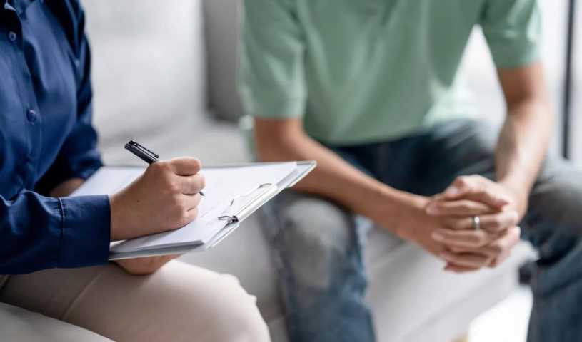 У Києві щотижня проводять групу підтримки для членів сімей загиблих Захисників чи Захисниць