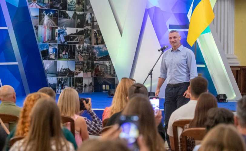 «Мрійте і багато працюйте над втіленням мрій»: Віталій Кличко відзначив талановиту молодь столиці