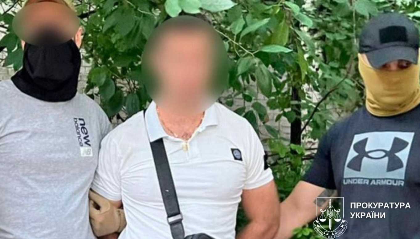 В Киеве будут судить мужчину, который за 18 тысяч долларов обещал переправить военнообязанного в Молдову