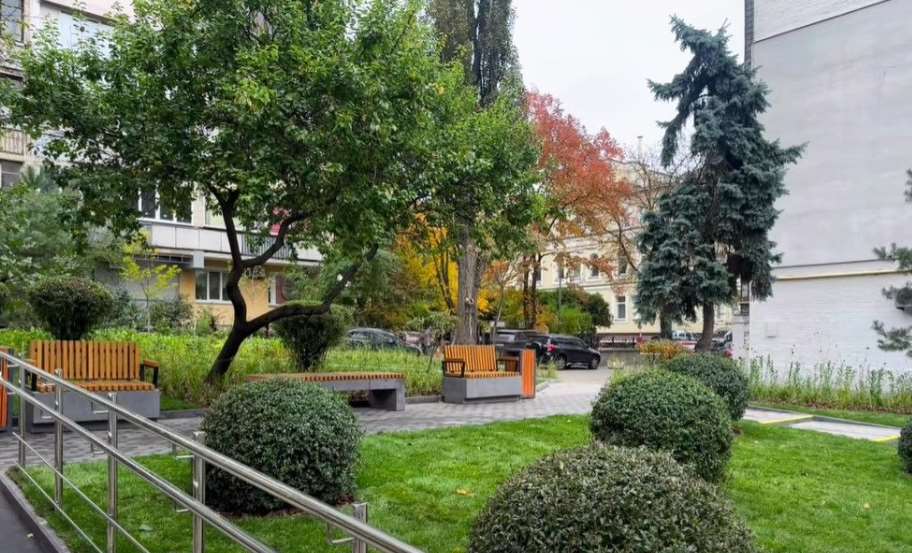 У центрі Шевченківського району відкрили новий мінісквер